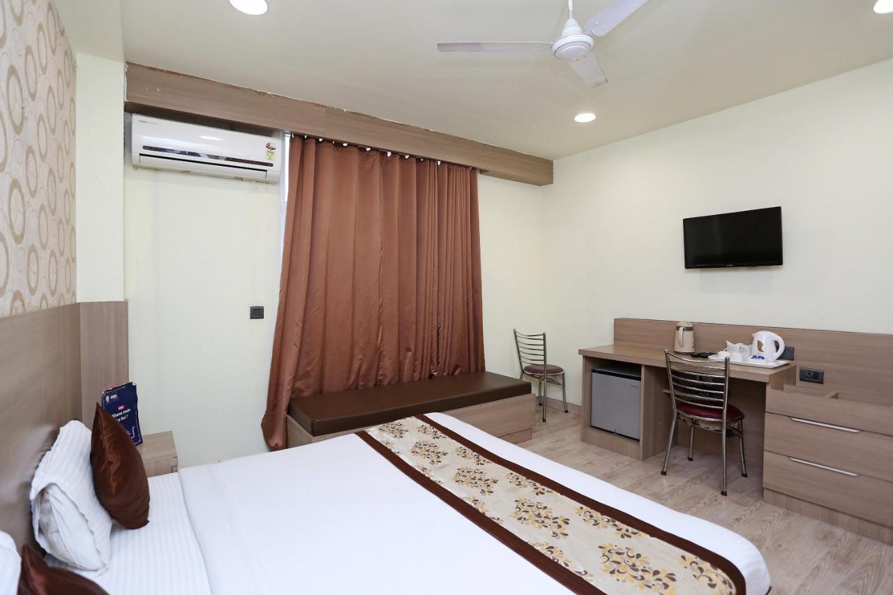 Capital O 5663 Gs Inn Chinhat المظهر الخارجي الصورة